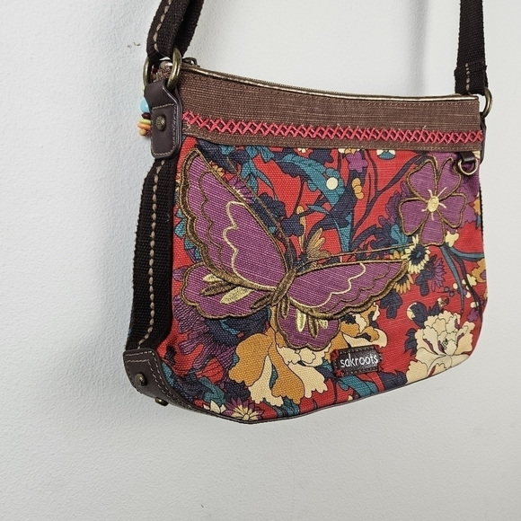 Sakroots Artist Circle Flat Crossbody, Floral Butterfly - Picture 5 of 11